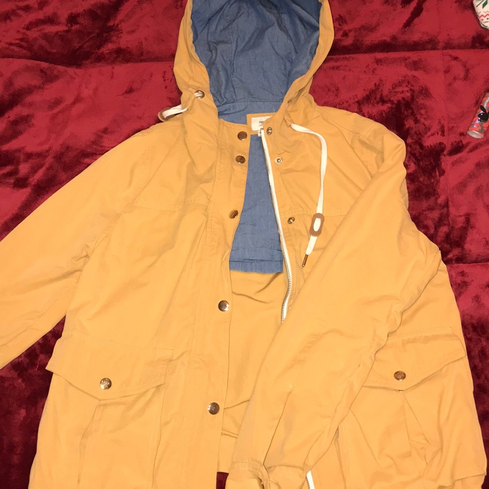 YELLOW WINDBREAKER